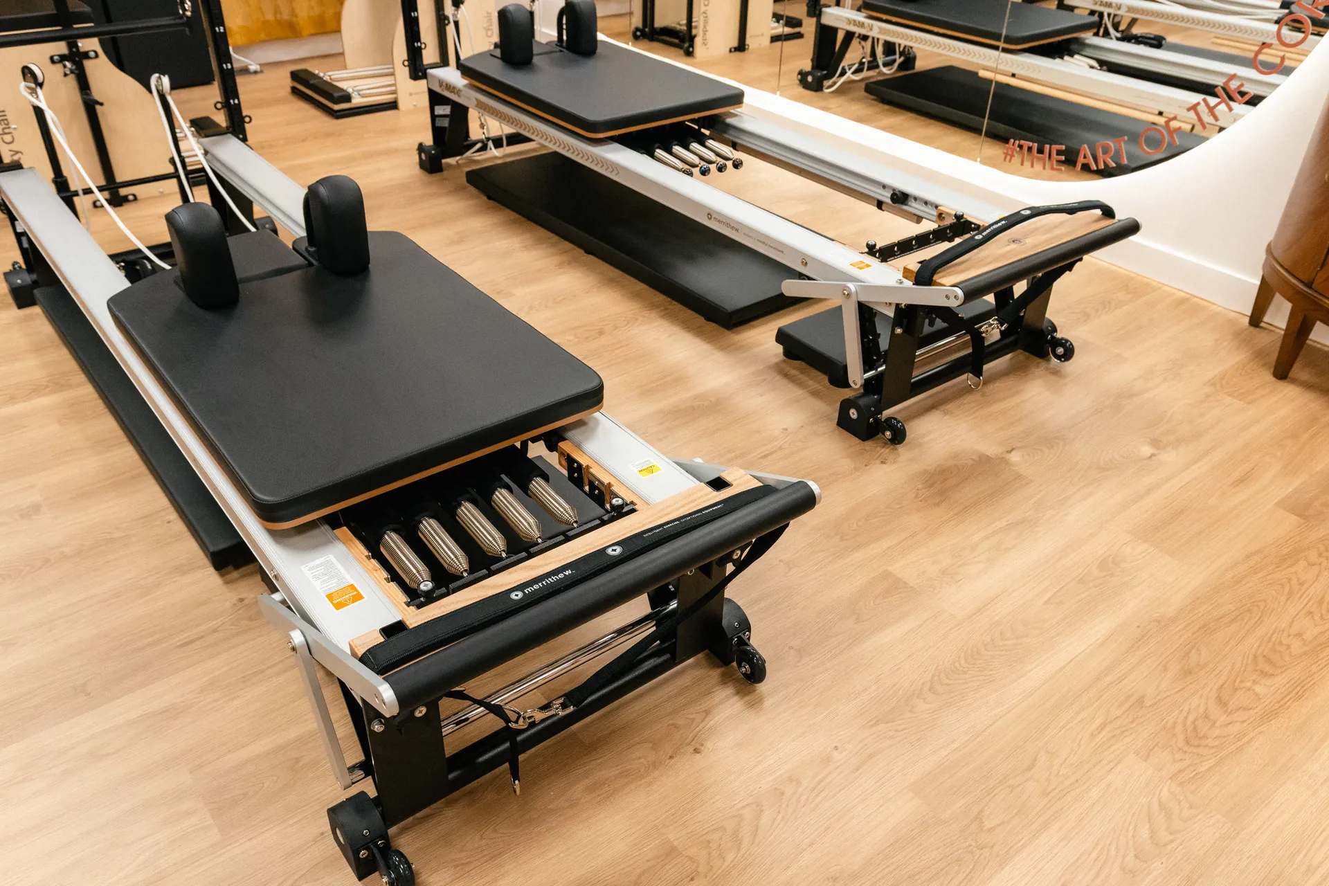 core-community-pilates-duet-reformer-kneeling-lunge-mgk-7529
